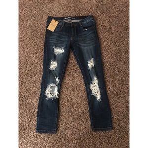 Distressed skinny jeans